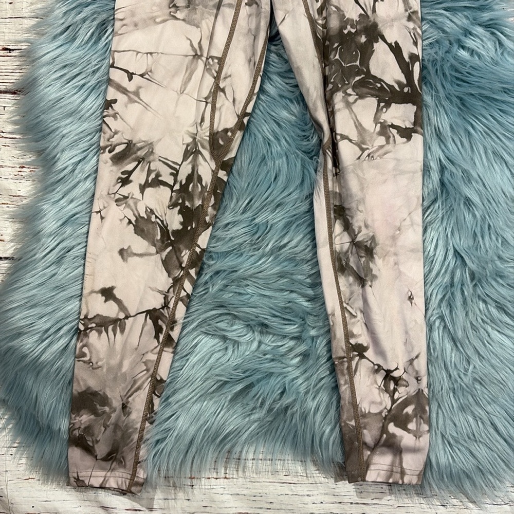 Balance Athletica Vitality Oasis OG Legging, Marble Print - Picture 8 of 10